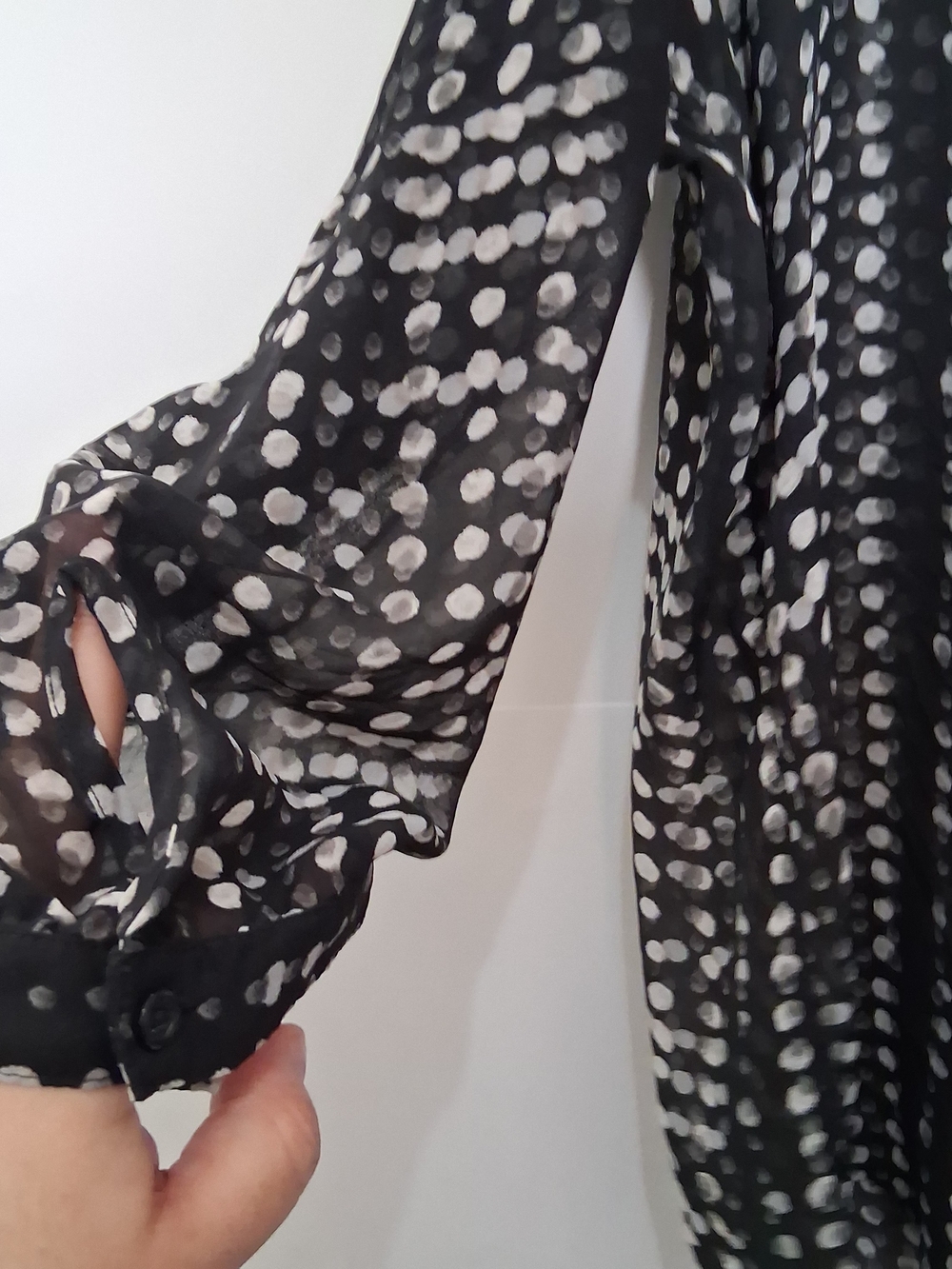 Old Navy Black Sheer Dot-Pattern Button-Up Blouse Size XXL - Picture 6 of 6
